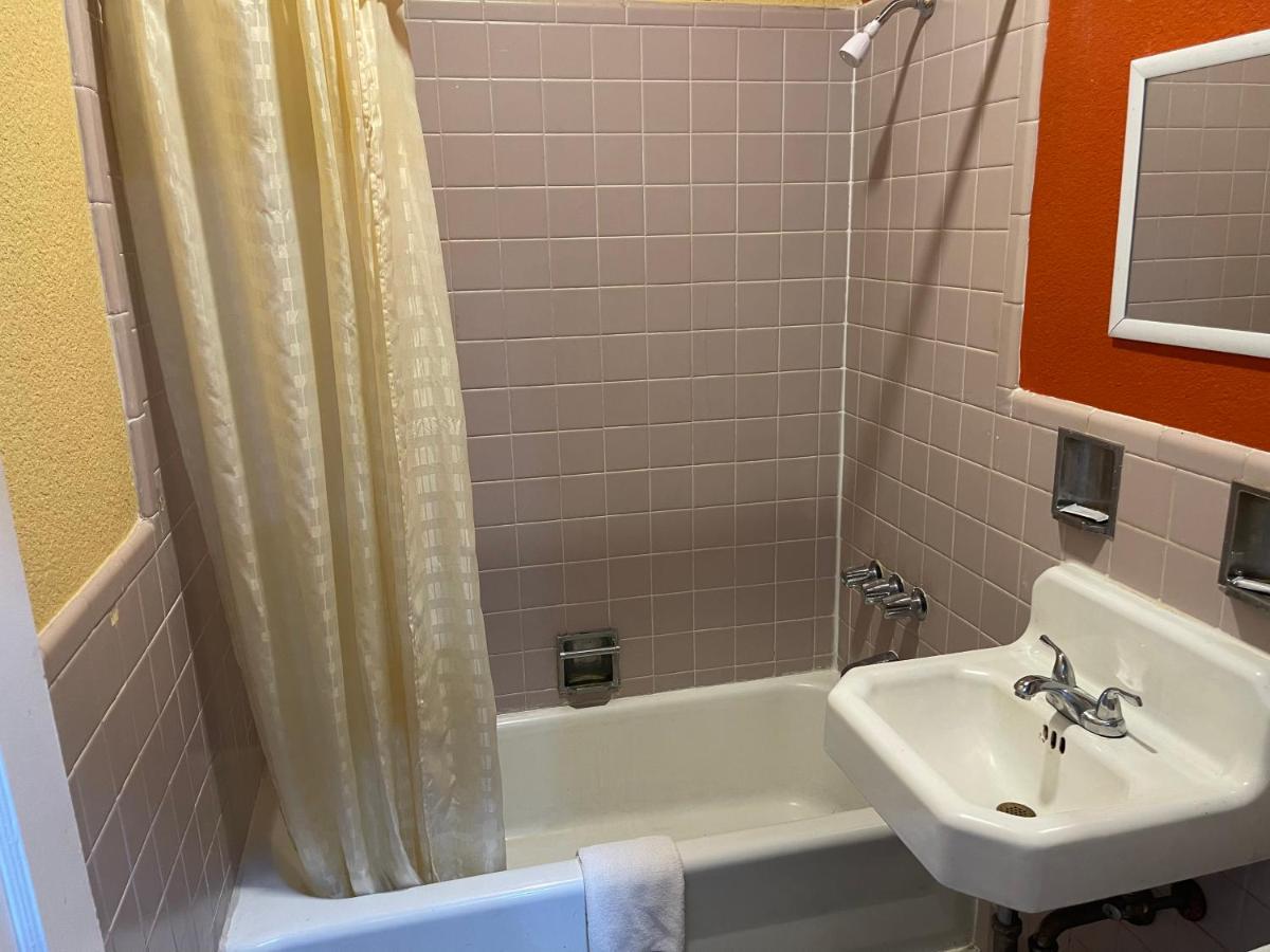 Kenwood Court Motel Wilson Ngoại thất bức ảnh